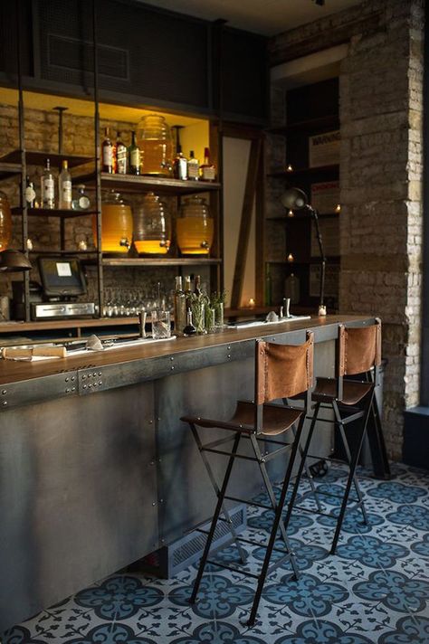 spanish industrial bar design                                                                                                                                                                                 More Industrial Bar Design, Industrial Home Bar, Bar Cart Design, Beer Stand, Bar Counters, Black Goat, Spanish Restaurant, Restaurant Decoration, Wine Bars