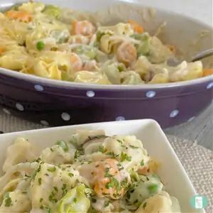 Baked Tortellini Alfredo (Freezer Meal) - Freezer Meals 101 Easy Baked Tortellini, Baked Tortellini Alfredo, Freezer Meal Recipes, Baked Tortellini, Vegetarian Freezer Meals, Tortellini Alfredo, Best Freezer Meals, Freezer Dinners, Tortellini Bake