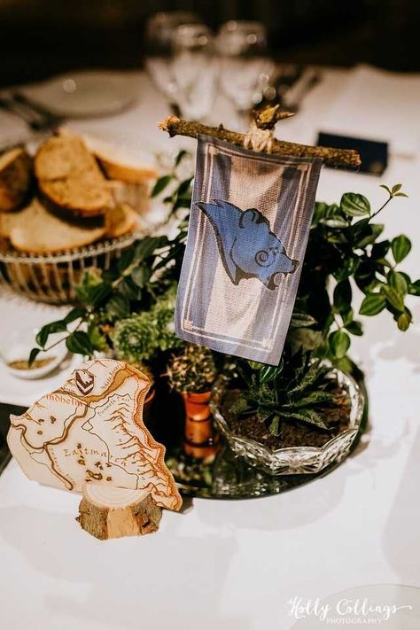 Skyrim Wedding, Medieval Wedding Theme, Lotr Wedding, Gamer Wedding, Fairy Tail Wedding, Wedding Table Themes, Nordic Wedding, Themed Wedding Decorations, Dragon Wedding