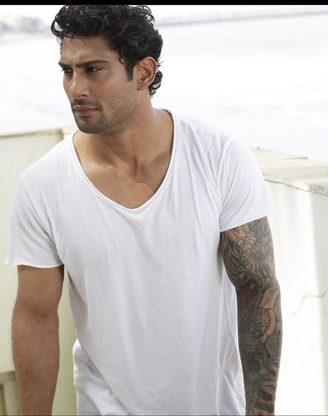 Prateik Babbar, Shama Sikander, Famous Person, Music Video Song, Upcoming Films, Step Mother, Reality Show, Net Worth, Filmmaking