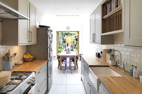 Small kitchen in a corridor. Small House Kitchen Design, Narrow Kitchen Design, Small House Kitchen, Long Narrow Kitchen, Terrace Kitchen, Galley Kitchen Design, Long Kitchen, Narrow Kitchen, Long Dining Table