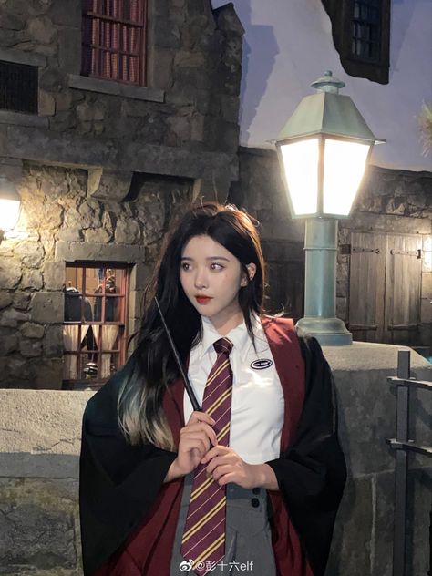 Harry Potter School Uniform, Harry Potter Uniform, Harry Potter School, Different Wedding Dresses, Harry Potter Oc, 2000s Japanese Fashion, Harry Potter Cosplay, Harry Potter Costume, Harry Potter Outfits