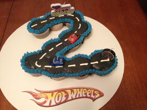 Hot Wheels pull apart cupcakes! Hot Wheels Cake, 8th Birthday Cake, Orange Icing, Baking Projects, Hot Wheels Party, Party Cupcakes, Pull Apart Cupcakes, One Year Birthday, Nephew Birthday