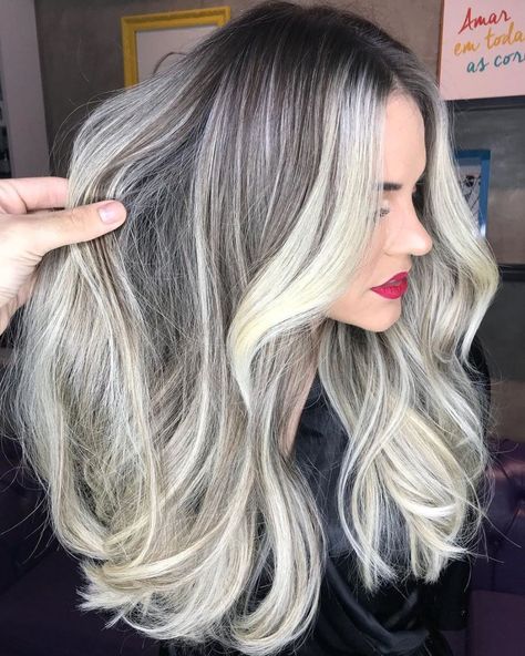 Ash Blonde Balayage With White Face Framing Long Grey Hair, Straight Hair Highlights, Cool Blonde Highlights, White Blonde Highlights, Blonde Shades, Balayage Blond, Silver Blonde Hair, Highlights Balayage, Ash Blonde Highlights