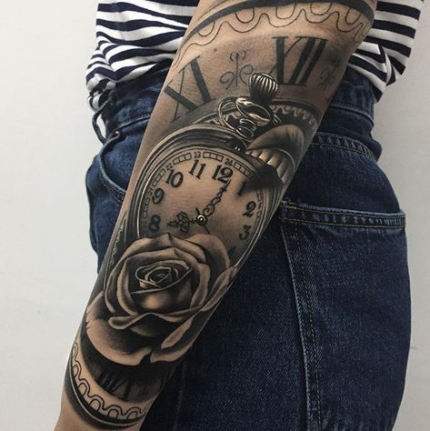 Tato Jam, Time Piece Tattoo, Clock Tattoo Sleeve, Clock And Rose Tattoo, Mangas Tattoo, Pocket Watch Tattoos, G Tattoo, Clock Tattoo Design, Tato Lengan