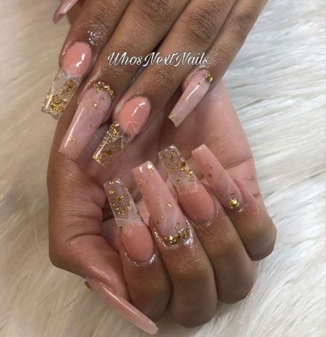 Pink And Gold Acrylic Nails Coffin, Prom Nails Rose Gold Champagne, French Tip Gold Flakes, Pink And Gold Prom Nails, Pink And Gold Quince Nails, Rose Gold Quince Nails, Pink And Gold Nails Acrylic, Rose Gold Prom Nails, Nails For Gold Dress