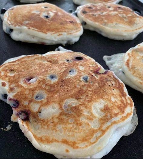 Healthy Pancakes | One WW Point - All Recipes Club Low Point Breakfast, Stuffed Cheesecake, Weight Watchers Pancakes, Buttermilk Pancakes Recipe, Cheesecake French Toast, Lemon Blueberry Pancakes, Blueberry Buttermilk Pancakes, Lemon Pancakes, Pound Dropper