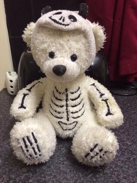 FOUND in GOOLE, EAST YORKSHIRE  This white teddy bear with a skeleton print on his fur was found in Goole, East Yorkshire and is looking for his family. Contact: https://twitter.com/Rochikin Skeleton Teddy Bear, White Teddy Bear, East Yorkshire, Skeleton Print, A Skeleton, Mooncake, Cuddly Toy, Cute Little Things, Teddy Bears