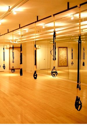 TRX Trx Studio Design, Trx Gym Design, Small Attic Renovation, Fitness Center Design, Fitness Gym, Attic Renovation Ideas, Attic Lighting, Yoga Studio Design, Attic House