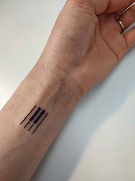 Piano Key Tattoo Ideas, Piano Tattoos For Women, Worship Music Tattoo Ideas, Simple Piano Tattoo, Piano Related Tattoo, Tiny Piano Tattoo, Tattoo Piano Ideas, Piano Inspired Tattoos, Piano Tatoos Small