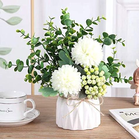 Berry Flower Arrangement, Fall Kitchen Island Decor, Baptism Table Decorations, Plant Eucalyptus, Flower Hydrangea, Hydrangea Arrangements, Hydrangea Colors, Eucalyptus Leaf, Hydrangea Bouquet