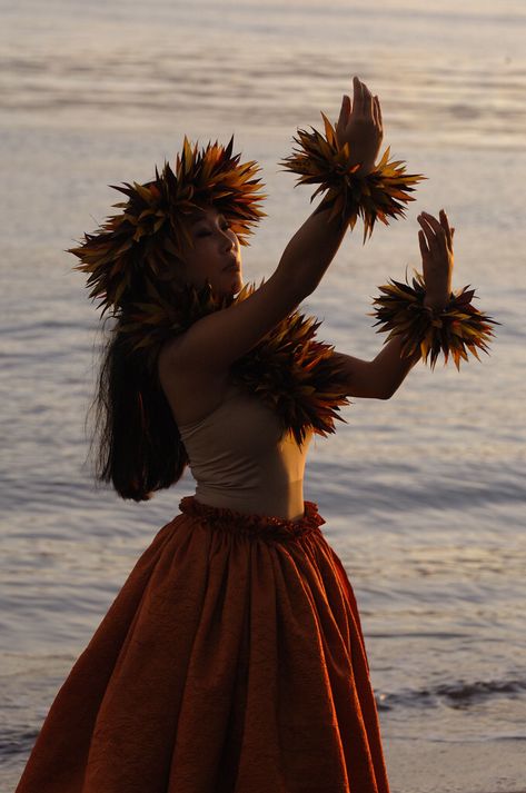 Hawaii Hula Outfit, Hawaii Hula Dancers, Polynesian Islands Aesthetic, Hawaiian Fire Dancer, Native Hawaiian Aesthetic, Hula Aesthetic, Native Hawaiian Culture, Hawaii Culture Aesthetic, Hawaiian Culture Aesthetic