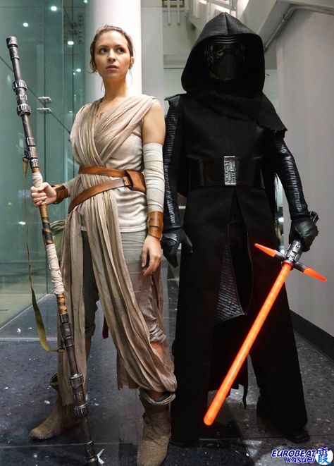 Kylo And Rey Costume, Kylo Ren And Rey Halloween Costume, Kylo Ren Cosplay Female, Jedi Couple Costume, Kylo Ren And Rey Costume, Kylo Ren Costume Women, Halloween Consumes, Kylo Ren Halloween Costume, Kylo Ren Outfit