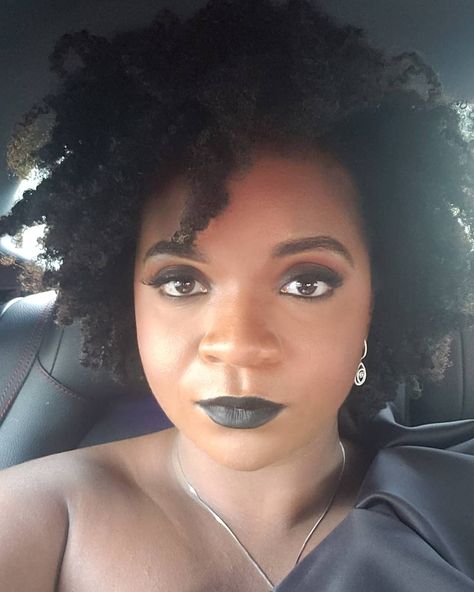 Lipstick On Black Women, Grey Lipstick, Black Lipstick, Black Eyeshadow, Black Lips, Face Forward, Lip Stain, Best Face Products, Pretty Makeup