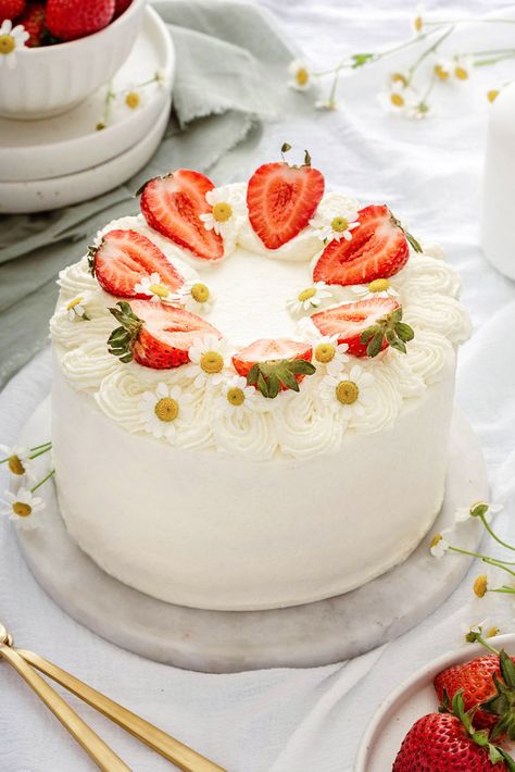 Japanese Birthday Cake, Japanese Strawberry Shortcake, Japanese Cotton Cheesecake, Cotton Cheesecake, Strawberry Birthday Cake, Stabilized Whipped Cream, Japanese Cake, Cake Roll Recipes, Strawberry Shortcake Recipes