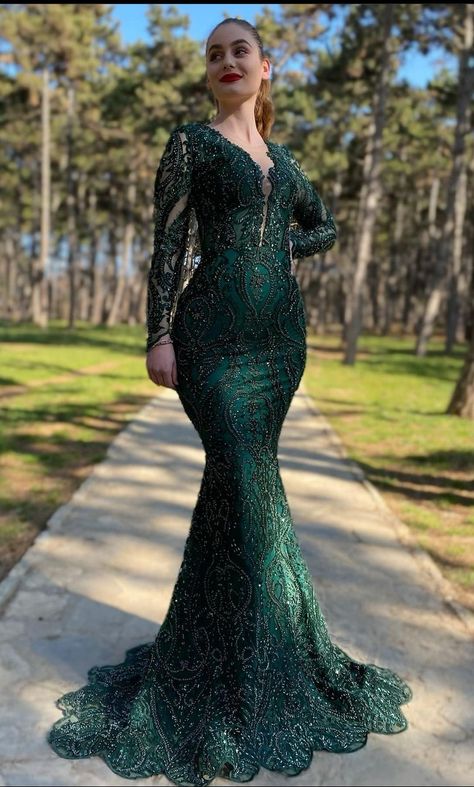 Green Soiree Dress, Matric Ball Dresses, Red Evening Gowns, Dresses For Ladies, Classy Short Dresses, Beautiful Evening Dresses, Lace Gown Styles, Classy Wedding Dress, Soiree Dress