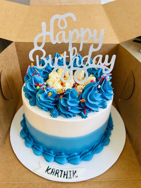 Butter Icing Cake Designs, Birthday Cake Alternatives, Bolo Rapunzel, Blue Birthday Cakes, Chocolate Cake Designs, Chocolate Drip Cake, Minnie Cake, 18th Birthday Cake, Creative Cake Decorating