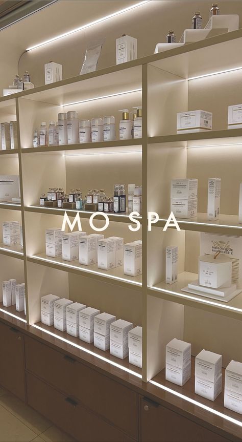 Skincare Shop Interior Design, Curved Retail Display, Skin Care Interior Design, Skincare Office Design, Med Spa Retail Display, Skin Care Store Design, Skincare Store Aesthetic, Skincare Window Display, Skincare Clinic Interior Design