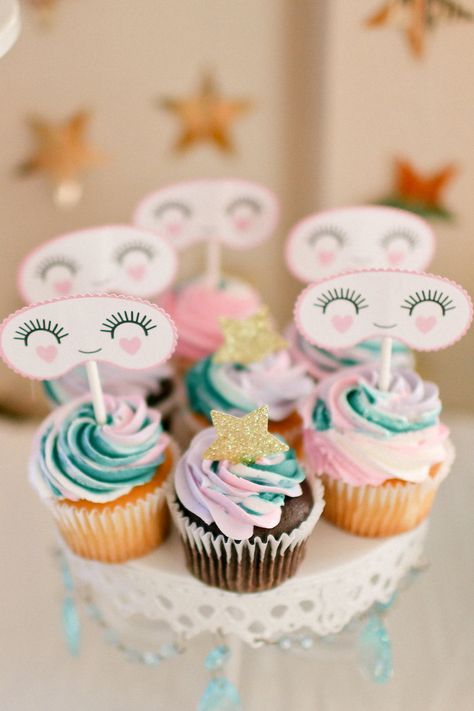 Slumber Party Cupcake Ideas, Pyjama Party Cake Ideas, Pajama Party Cupcakes, Spa Birthday Party Cupcakes, Sweet Dreams Birthday Party, Sleepover Cupcakes Ideas, Slumber Party Cupcakes, Spa Party Cupcake Ideas, Spa Cupcakes For Girls Birthdays