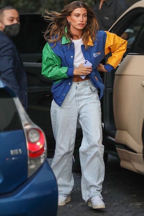 Embrace your casual and classy look with this Hailey Bieber Formula One Bomber Jacket, which is a facsimile of the jacket that Hailey Bieber wore in one of her many outings. Hailey Bieber is an American model, socialite, and media personality and is popular for being featured in the ads of various brands. #haileybieber #benettonformula #bomberjacket Bomer Jacket, Baseball Jacket Outfit, Hailey Rhode, Sporty Jacket, London Hotel, Famous Outfits, Model Street Style, Casual Hijab Outfit, Winter Outfit Inspiration