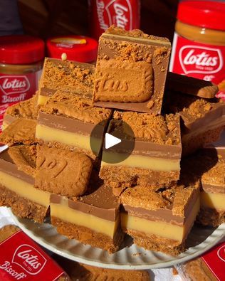 Biscoff caramel slices | No-Bake Biscoff Caramel Slices 🍫👩‍🍳 | By LADbible AustraliaFacebook Biscoff Caramel, Caramel Slices, Sweet Slices, Slice Recipes, No Bake Slices, Biscoff Cake, Caramel Ingredients, Facebook Recipes, How To Melt Caramel