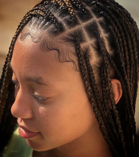 Edges Ideas, Twisted Hair, Long Box Braids, French Braid Hairstyles, Box Braids Hairstyles For Black Women, Hair Cute, Box Braids Styling, Hairstyles Wedding, School Hairstyles