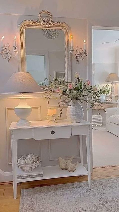 Hallway Decor Ideas, Spring Home Decor Ideas, Spring Living Room Decor, Hallway Designs, Aesthetic Spring, Clean Aesthetic, Hallway Decor, Home Entrance Decor, Entrance Decor