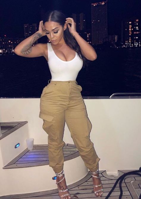 INSTAGRAM | MIEJAAY Estilo Khloe Kardashian, Cargo Pants Outfit, Moda Chic, Girls Style, Instagrammer, Dope Outfits, Outfit Goals, Free Wallpaper, Fashion Killa