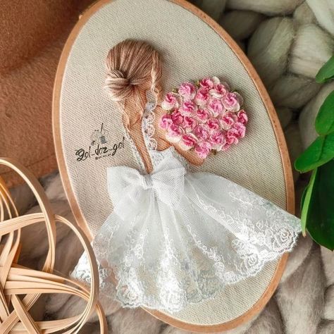 Wedding Embroidery Hoop, Silk Ribbon Embroidery Patterns, Embroidery Hoop Art Diy, Crochet Basket Pattern Free, Embroidery Stitches Beginner, Hand Embroidery Patterns Free, Embroidery Lessons, Diy Embroidery Designs, Redwork Embroidery