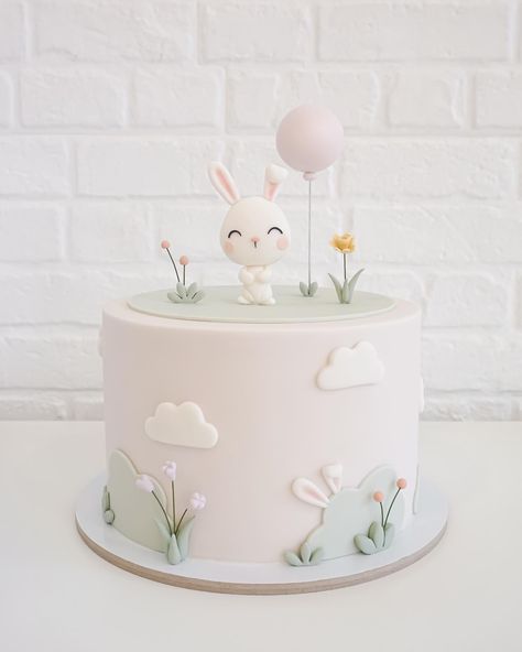 Bunny Fondant Cake, Cute Bunny Birthday Cake, Simple Bunny Cake, Fondant Princess Cake, Baby Girls First Birthday Cake, Bunny Birthday Cakes Girl, Bunny Birthday Cake Ideas, Some Bunny Is One Birthday Cake, Minimalist Cake Birthday Simple