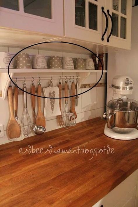 Small Kitchen Hacks, Small Kitchen Decoration, Organiser Cucina, Cocina Ideas, Kitchen Cottage, Interior Boho, Small Kitchen Decor, Diy Kitchen Storage, Elegant Kitchens