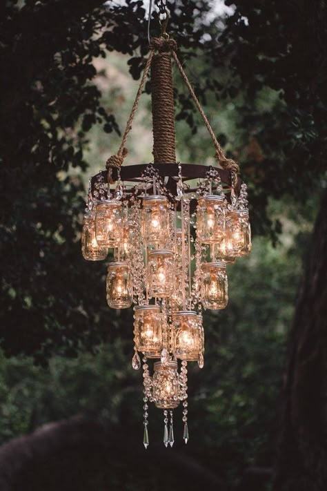 Gazebos Ideas, Balkon Decor, Jar Chandelier, Mason Jar Chandelier, Diy Outdoor Lighting, Diy Lampe, Outdoor Chandelier, Rustic Mason Jars, Wagon Wheel Chandelier