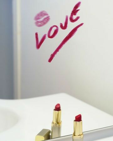 Lipstick Writing, Love Note Ideas, Christmas Lipstick, Mirror Writing, Spiegel Diy, National Lipstick Day, Note Ideas, Soft Grunge Aesthetic, Love Note