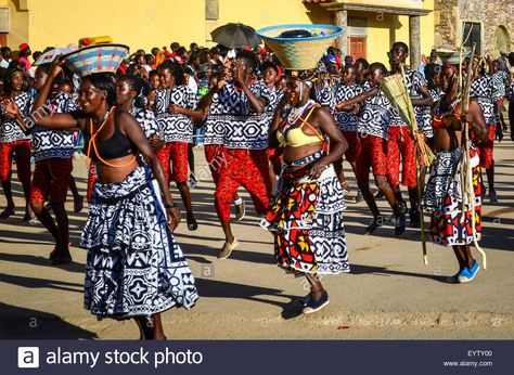 Nigerian Culture, African Life, Ethnic Beauty, Culture Clothing, Black Photography, African Traditional Dresses, Folk Dresses, Ethnic Dress, Traditional Attire