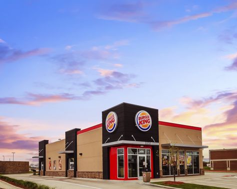 Brand new Burger King in Plano, Texas. Burger King Exterior, Bloxburg Burger King, Gluten Free Fast Food, Restaurant Game, Fast Foods, Poetry Ideas, Plano Texas, King Photo, King Design