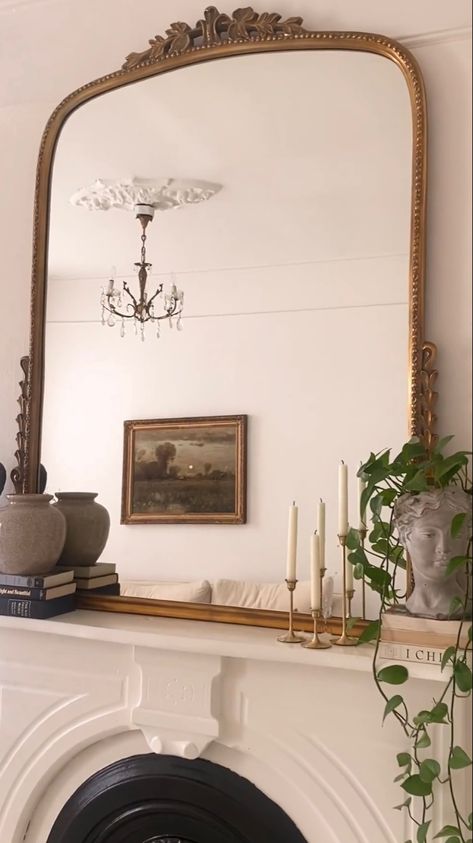 Fire Mantle Decor, Mirror Fireplace Mantle, Mantlepiece Decor, Mirror Over Fireplace, Mirror Above Fireplace, Mantle Styling, Antique Living Room, Fireplace Mantle Decor, Candles In Fireplace