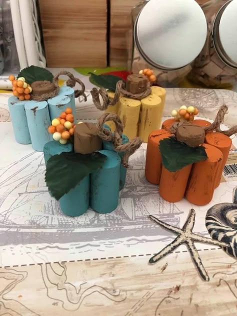 Cork Pumpkins Fall Crafts, Wine Cork Crafts Diy, Corks Crafts, Corks Pumpkin, Wine Cork Ideas, Wine Cork Ornaments, Wine Cork Diy Crafts, Wine Cork Projects, Cork Crafts Diy