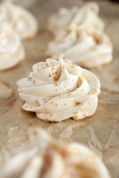 Apple Meringue Cookies, Maple Meringue Cookies, Maple Sugar Recipes, Fall Meringue Cookies, Maple Sugar Candy Recipe, Maple Macarons, Maple Meringues, Meringue Shapes, Maple Meringue