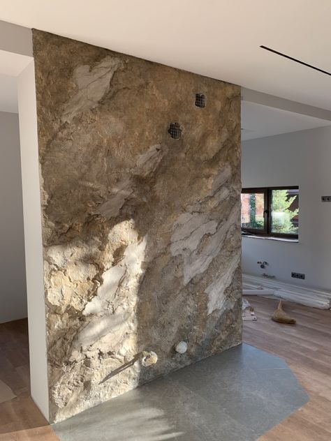 Rock Accent Wall, Stone Backsplash Bathroom, Fake Stone Wall, Stone Wall Interior Design, Rock Bedroom, Living Room Big, Faux Stone Walls, Stone Walls Interior, Bathroom Design Styles