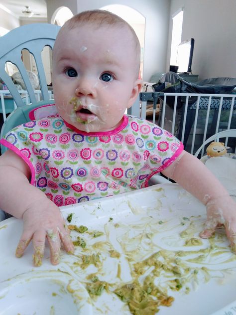 These first foods are perfect for baby-led weaning, especially if you're nervous about choking. Click to read more about my favorite products to use with the baby-led weaning method! | First Foods | Starter Foods | Avocado | Banana | Yogurt | 6 Months | BLW | #babyledweaning #firstfoods #blw #ideas #startingsolids #solids #baby #recipes #meals #easy #nutritious Baby Led Weaning First Foods, First Foods, Baby Feeding Schedule, Baby Led Weaning Recipes, Baby First Foods, Weaning Recipes, Avocado Banana, 6 Month Old Baby, Baby Planning