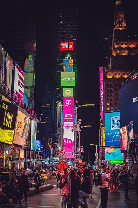 Thanks to @muuzzer for making this photo available freely on @unsplash 🎁 Nyc Aesthetic Wallpaper, Nyc Night, New York Attractions, Broadway Nyc, New York Night, Nyc Aesthetic, New York City Travel, Arte Obscura, City Wallpaper