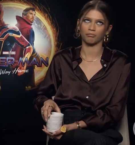 Zendaya Interview, Marvel Mood, Icons Marvel, Meme Reaction, Zendaya Maree Stoermer Coleman, Tom Holland Zendaya, Reaction Face, Zendaya Coleman, Press Tour