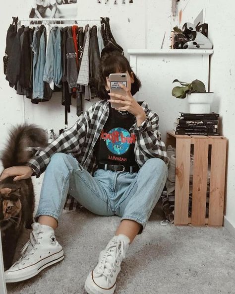 How To Style Converse, Indie Outfits Vintage, Pakaian Hipster, Look 80s, Mode Emo, Style Converse, Look Retro, Hipster Outfits, Grunge Look