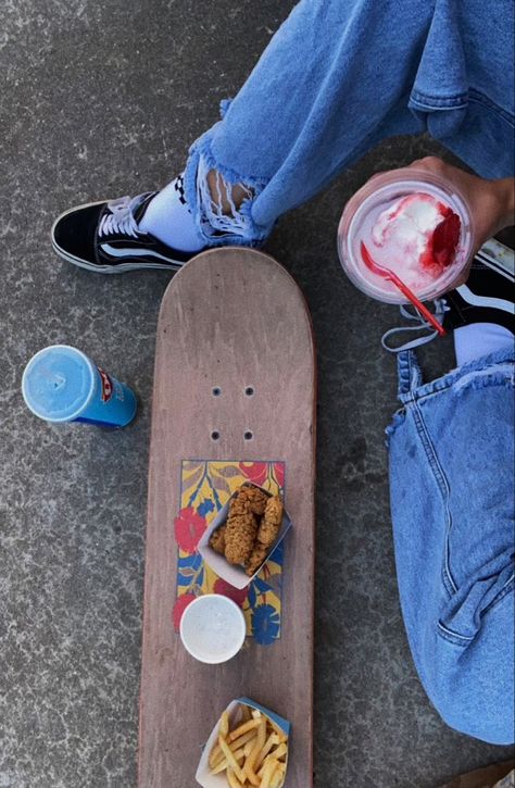 Skateboard Photoshoot, Skatepark Photoshoot, Skate Photography, Vans Aesthetic, Skateboarding Aesthetic, Inspo Photoshoot, Skate Vibes, Skateboard Pictures, Skateboard Aesthetic