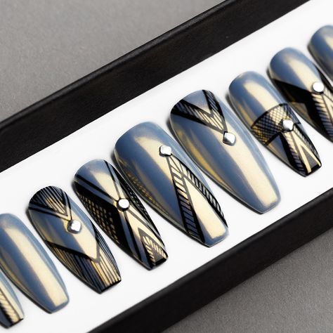 Hand Painted Nail Art, Best Press On Nails, Long Stiletto Nails, Nails Chrome, Celebrity Nails, Latest Nail Trends, Lovely Nails, Plaid Nails, Painted Nail Art