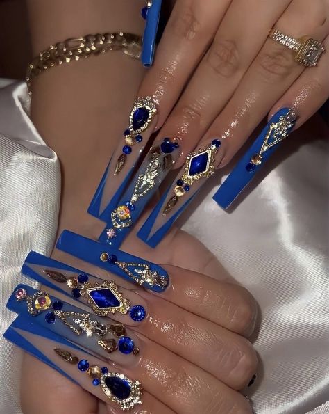 #blue #bluenails #bluenailpolish #bluenaildesigns #bluenailsideas #acrylicnails #acrylic #acrylicnaildesigns #nails #nailart #nailpolish #naildesign #naildesignideas Nails Art Easy, Nails Art Simple, Nail Art 2022, Nail Art For Short Nails, Art For Short Nails, Quince Nails, Quinceanera Nails, 2022 Nails, Nail Art Tips