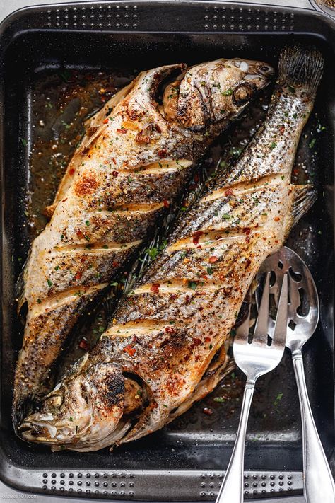 Whole Bass Fish Recipes, Oven Grilled Fish Recipes, Cooking Sea Bass Fish, Whole Fish Recipes Grilled, Grilled Seabass Recipe, Whole Sea Bass Recipes Baked, Fish Grilling Recipes, Grill Fish Recipes, Whole Sea Bass Recipes