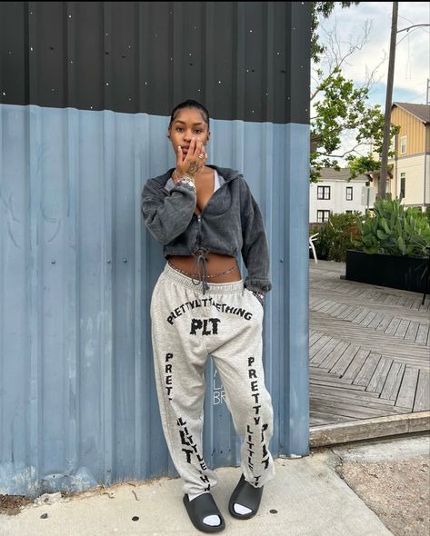 Kelssopretty Outfits, Fashion Aesthetic Streetwear, Aesthetic Streetwear, Causal Outfits, Cute Lazy Outfits, Tomboy Style Outfits, Causual Outfits, Streetwear Fashion Women