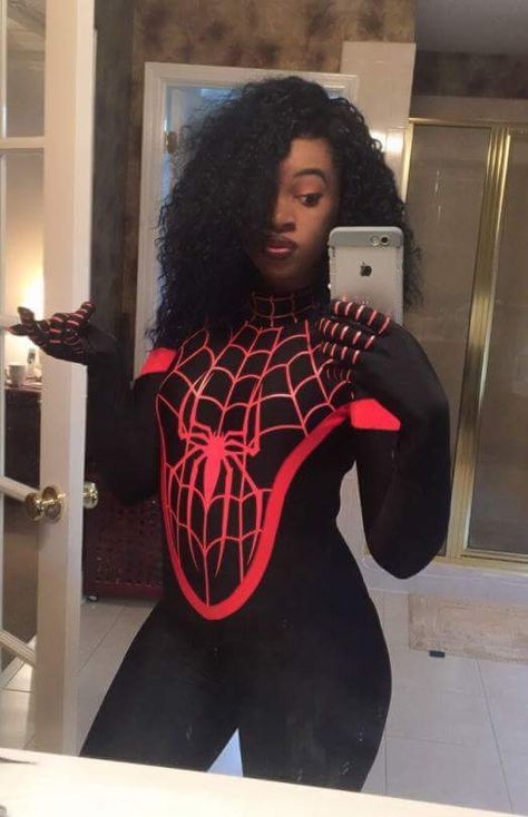 Character Miles Morales - Ultimate Spider-man Cosplayer: Unknown Series: MARVEL Comics Girl Spider-man Costume, Spider Man Cosplay Girl, Spider Man Girl Costume, Spider Man Halloween Costume Women, Spider Man Costume For Women, Spider Woman Costume, Unknown Series, Black Spiderman Costume, Miles Morales Costume