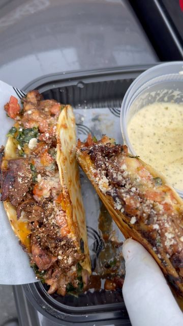 Chef Damian Brown on Instagram: "Jerk chicken Alfredo tacos, Alfredo dipping sauce (6027 Marlboro pike district heights Md ) @theuncagedchefs 11am-8pm Tuesdays" Alfredo Dipping Sauce, Jerk Chicken Alfredo, Jerk Chicken Tacos, Jerk Chicken, Chicken Alfredo, Food Recepie, Chicken Tacos, Dipping Sauce, Alfredo